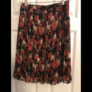Women’s floral vintage inspired Forever 21 skirt